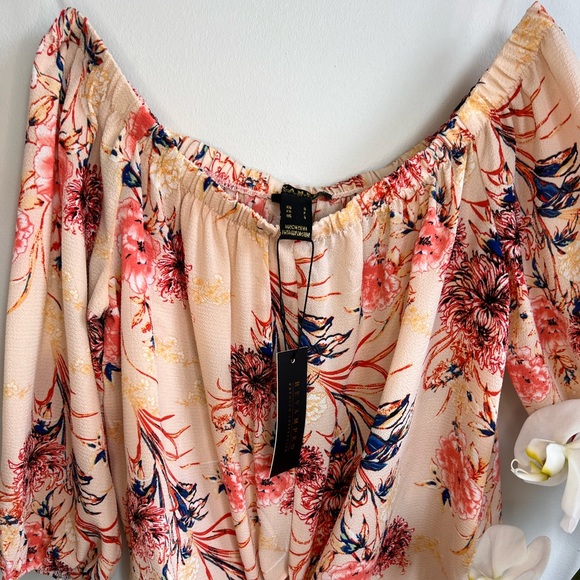 Off-shoulder women’s floral blouse with sleeves - Picture 6 of 11